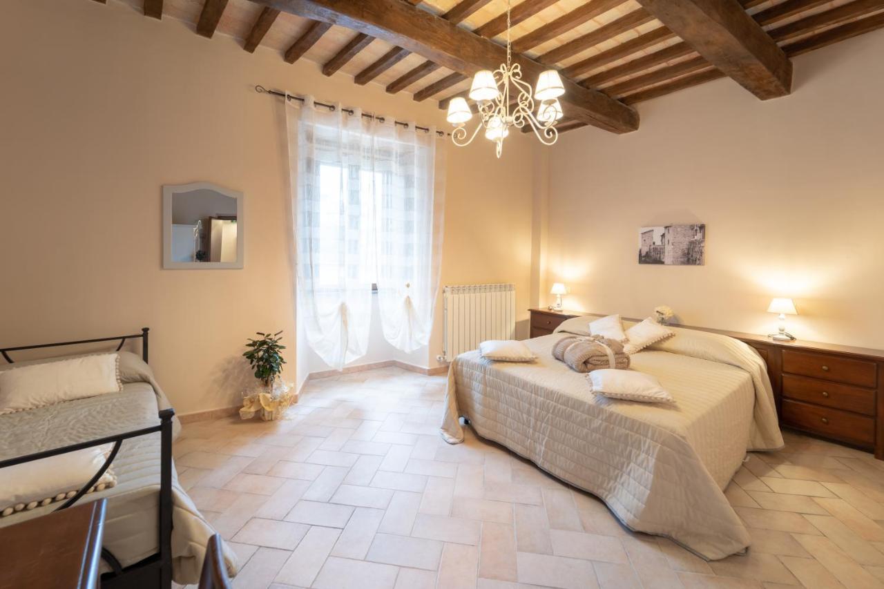 Albergo La Loggia Di San Martino Gualdo Tadino Exterior foto