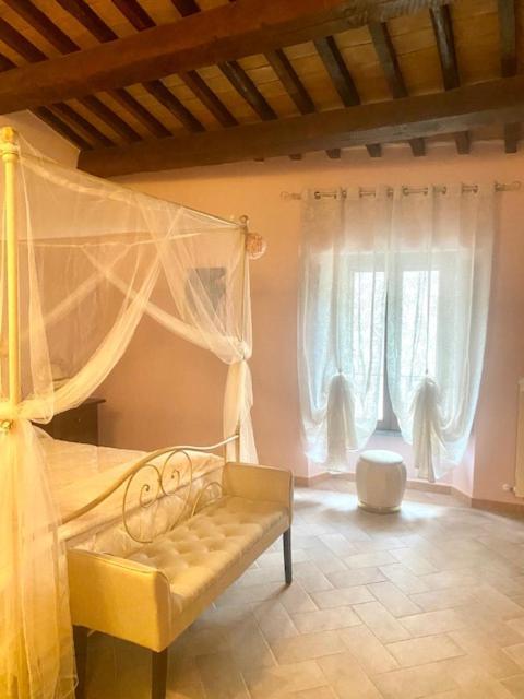 Albergo La Loggia Di San Martino Gualdo Tadino Exterior foto